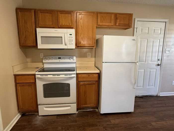 2587 Faxon Ave - Photo 7 of 7