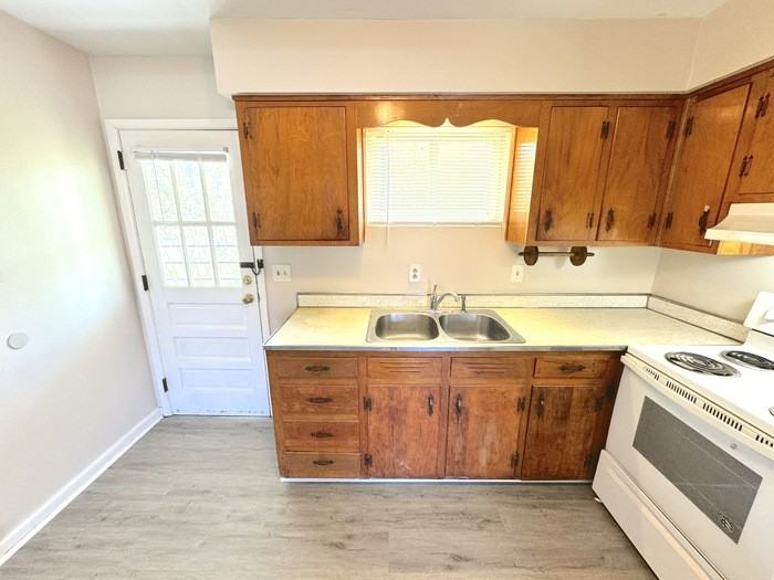 1128 Sparrow Rd #4 - Photo 5 of 15