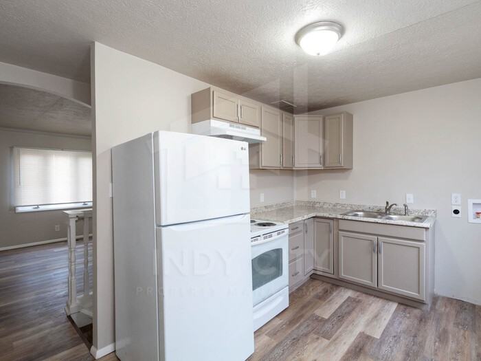 1935 N Tibbs Ave - Photo 5 of 13