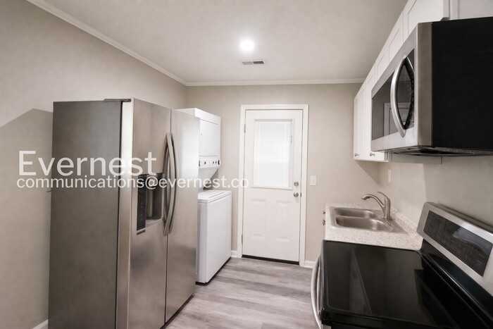 1107 Cecilia Ave #A - Photo 5 of 11