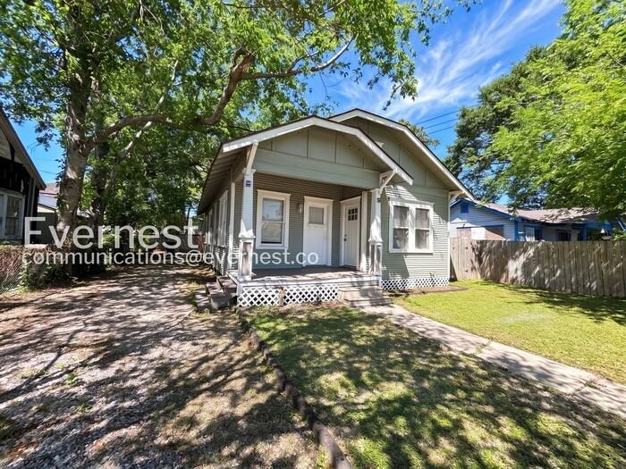 1007 Archer St - Photo 2 of 19