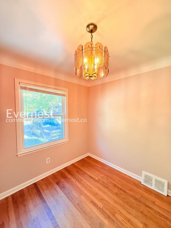 16440 Collingham Dr - Photo 7 of 25