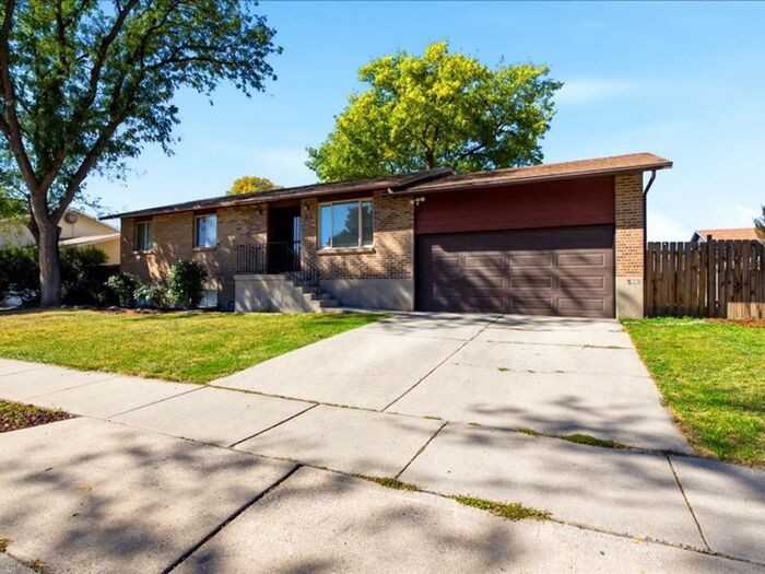 515 New Star Dr - Photo 2 of 34