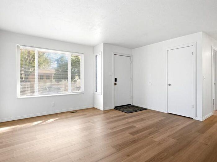 515 New Star Dr - Photo 4 of 34