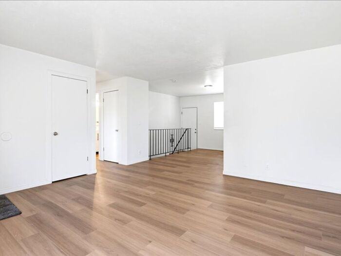 515 New Star Dr - Photo 5 of 34