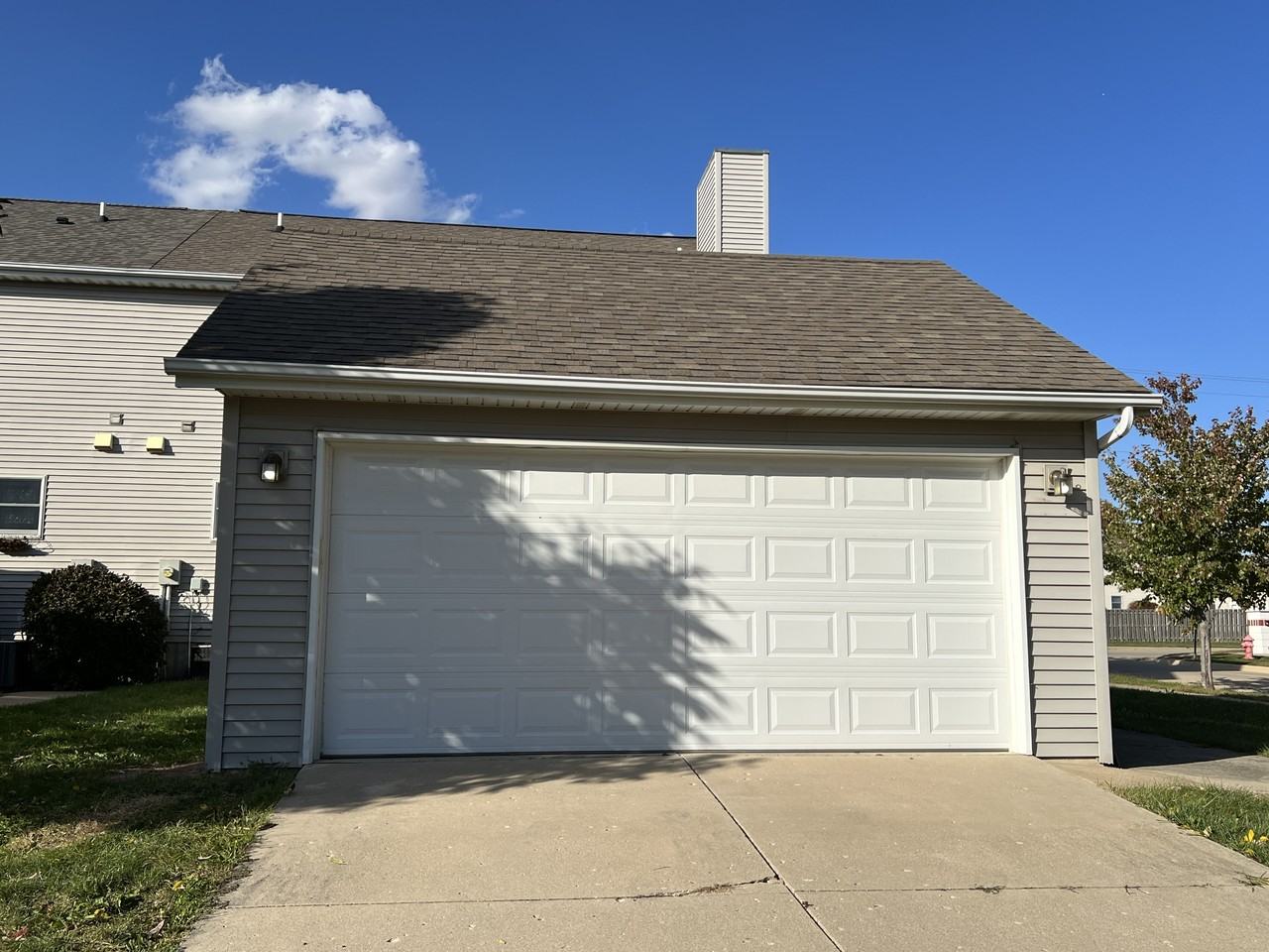 E Shelbourne Dr #1007 - Photo 2 of 15