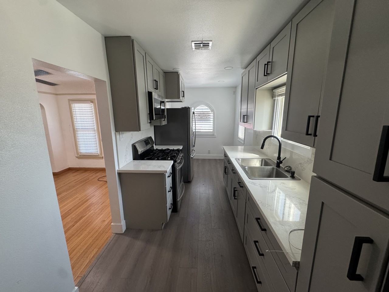 1432 W 101st St #NA - Photo 4 of 17