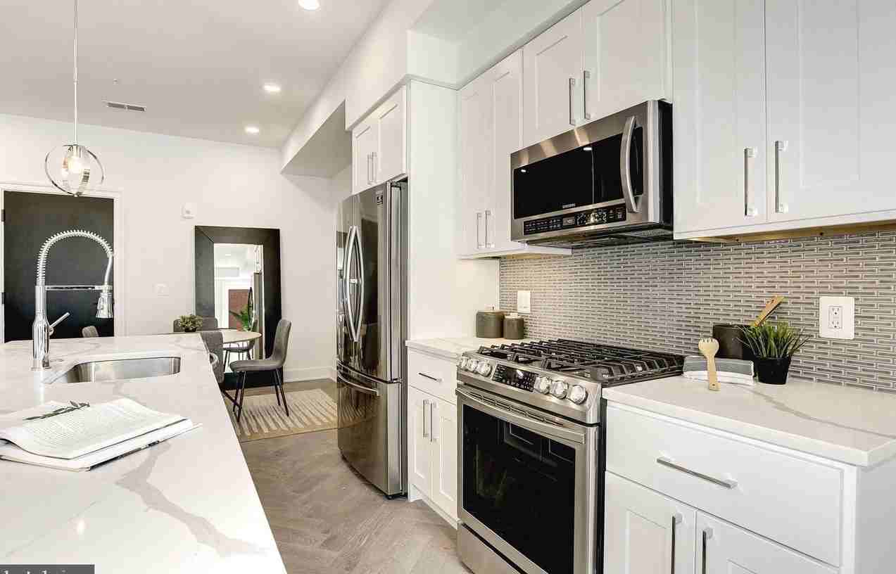 838 Varnum St Nw #6 - Photo 5 of 11