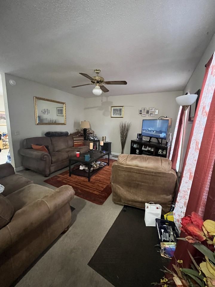 506 S College St #B - Photo 6 of 9