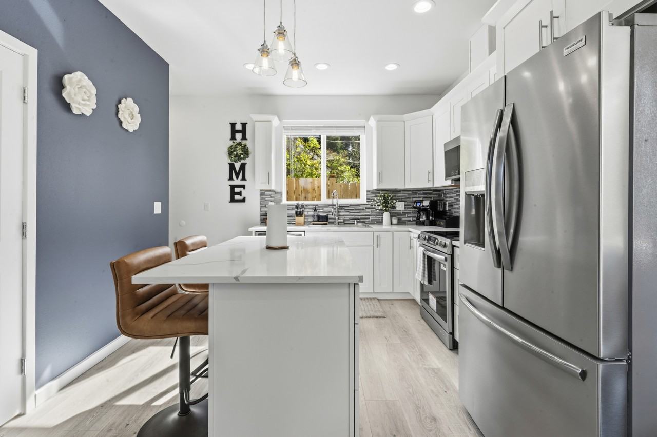 646 Sw 139th St #NA - Photo 3 of 11