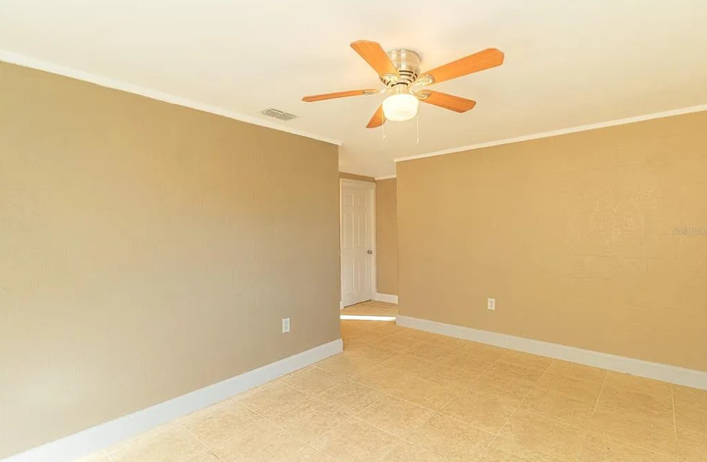 114 E Northside Dr #3 - Photo 3 of 10