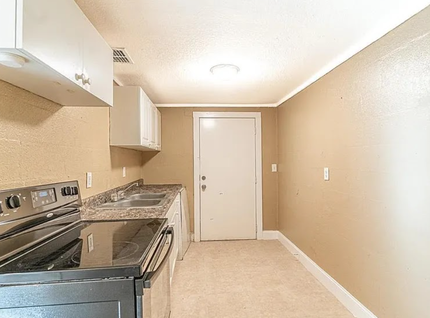 114 E Northside Dr #3 - Photo 4 of 10