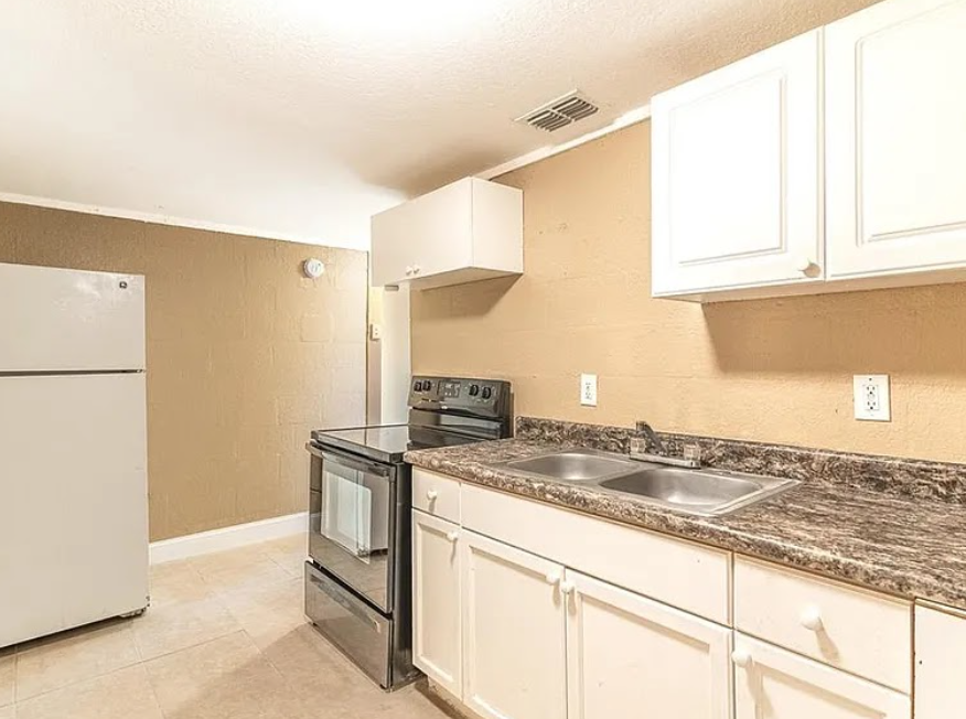 114 E Northside Dr #3 - Photo 6 of 10