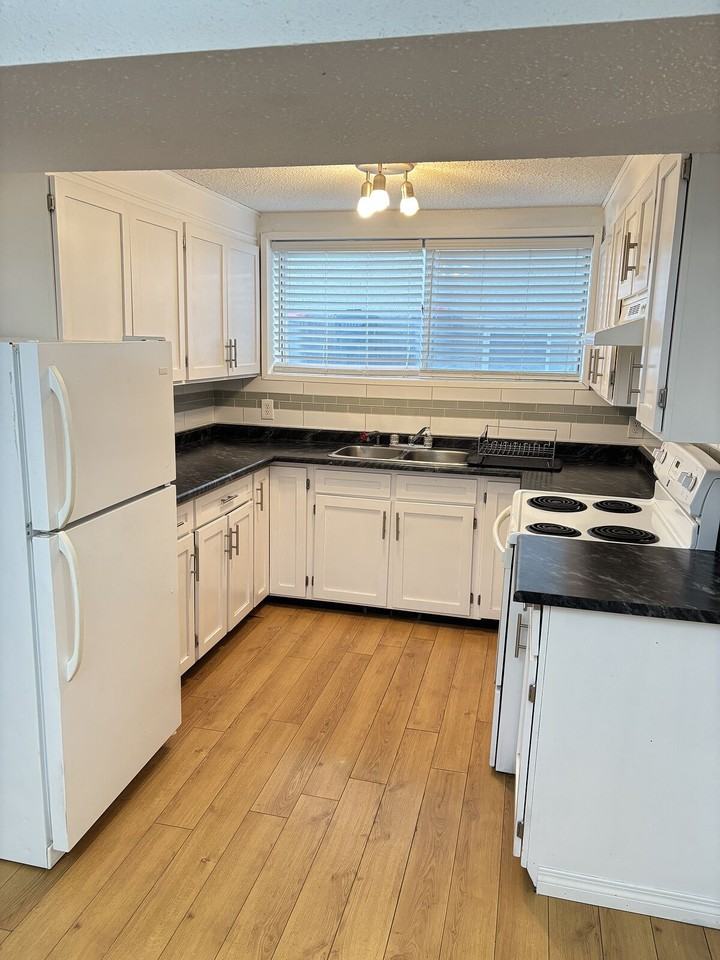 29 Brown St - Photo 2 of 29