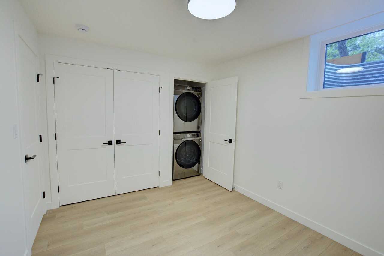 11611 2b - 11611 125 St Nw - Photo 5 of 6