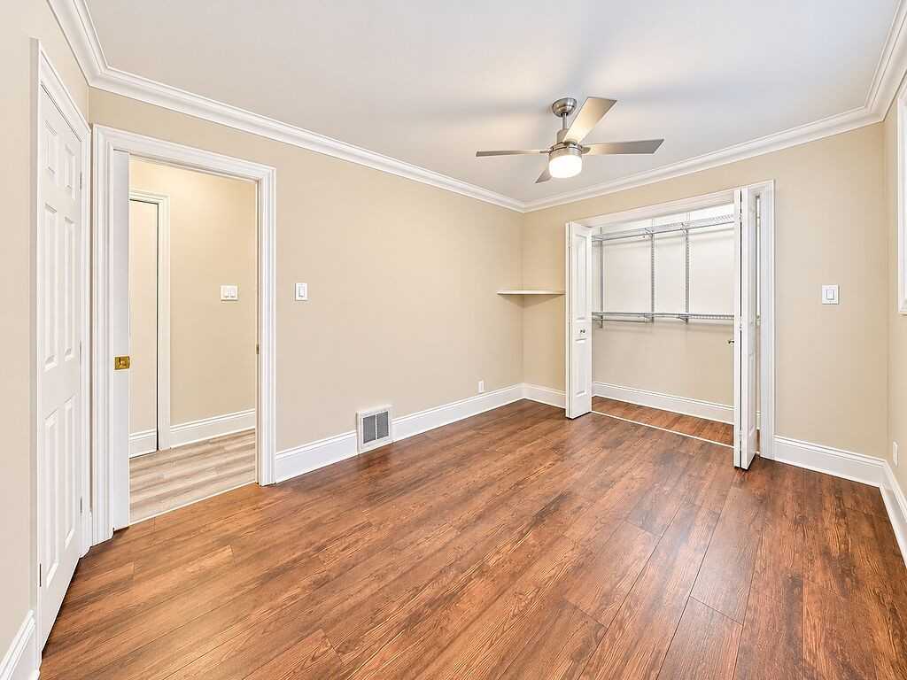 1914 Liverpool Rd - Photo 4 of 49