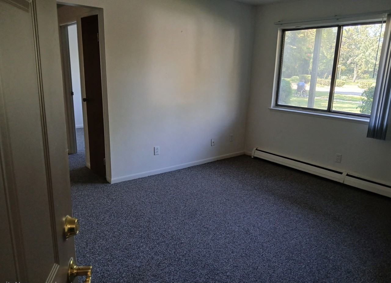 309 E Arlington St - Photo 3 of 7