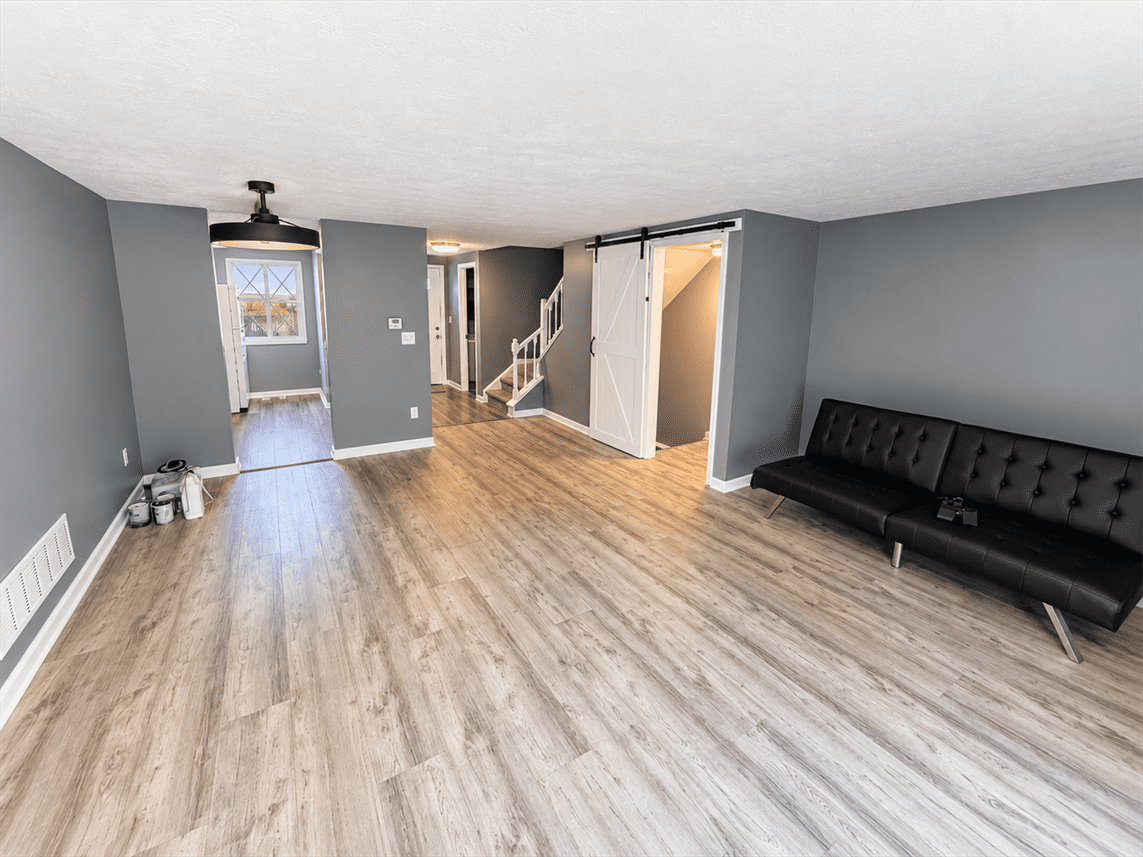 483 Glencoe Ct #483 - Photo 2 of 13