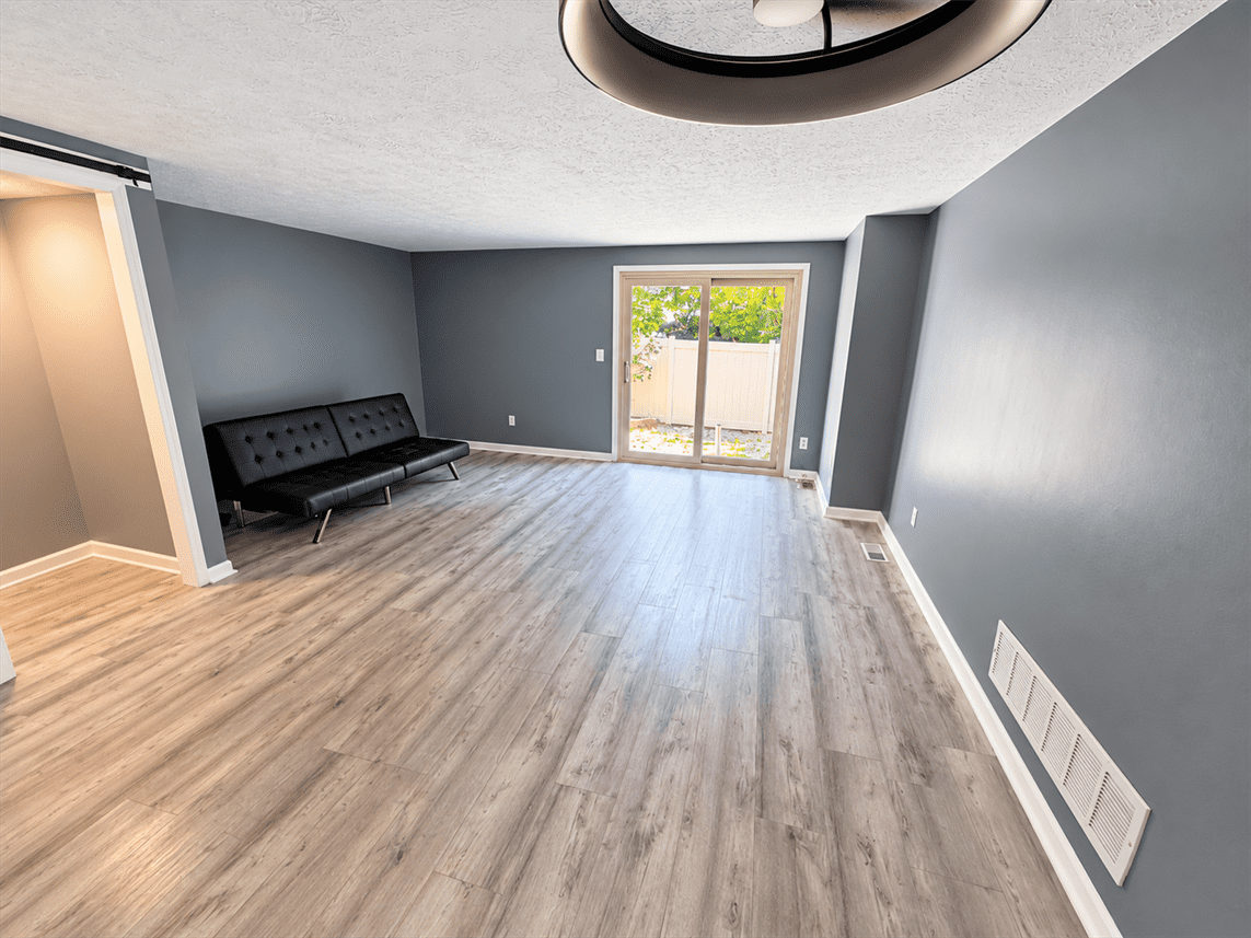 483 Glencoe Ct #483 - Photo 3 of 13
