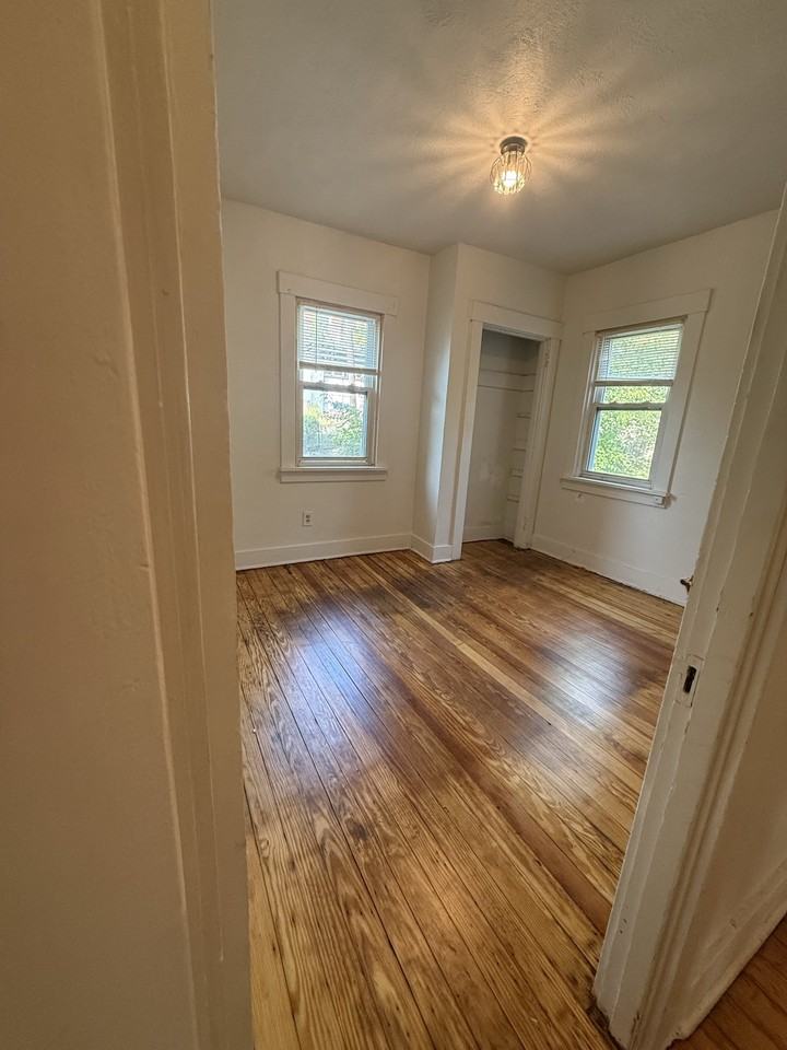 837 Greenfield Ave #NA - Photo 6 of 13