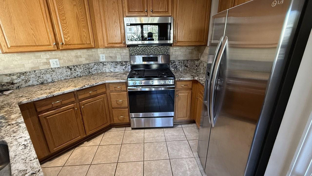102 Bucksfield Rd #A - Photo 4 of 40