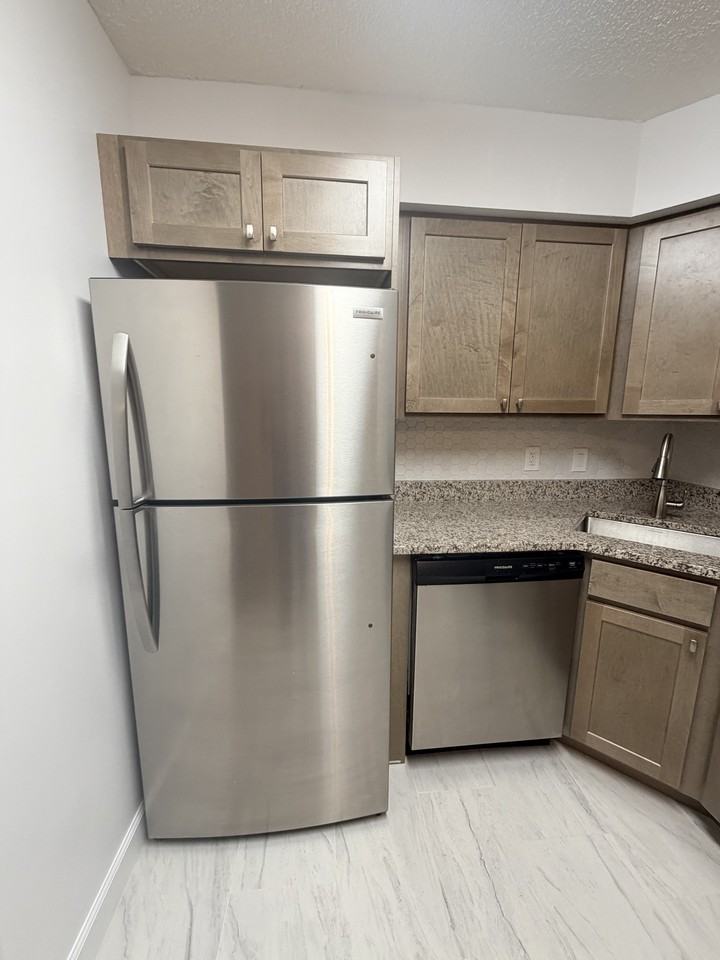 9219 Tamarron Dr #9219 - Photo 2 of 12