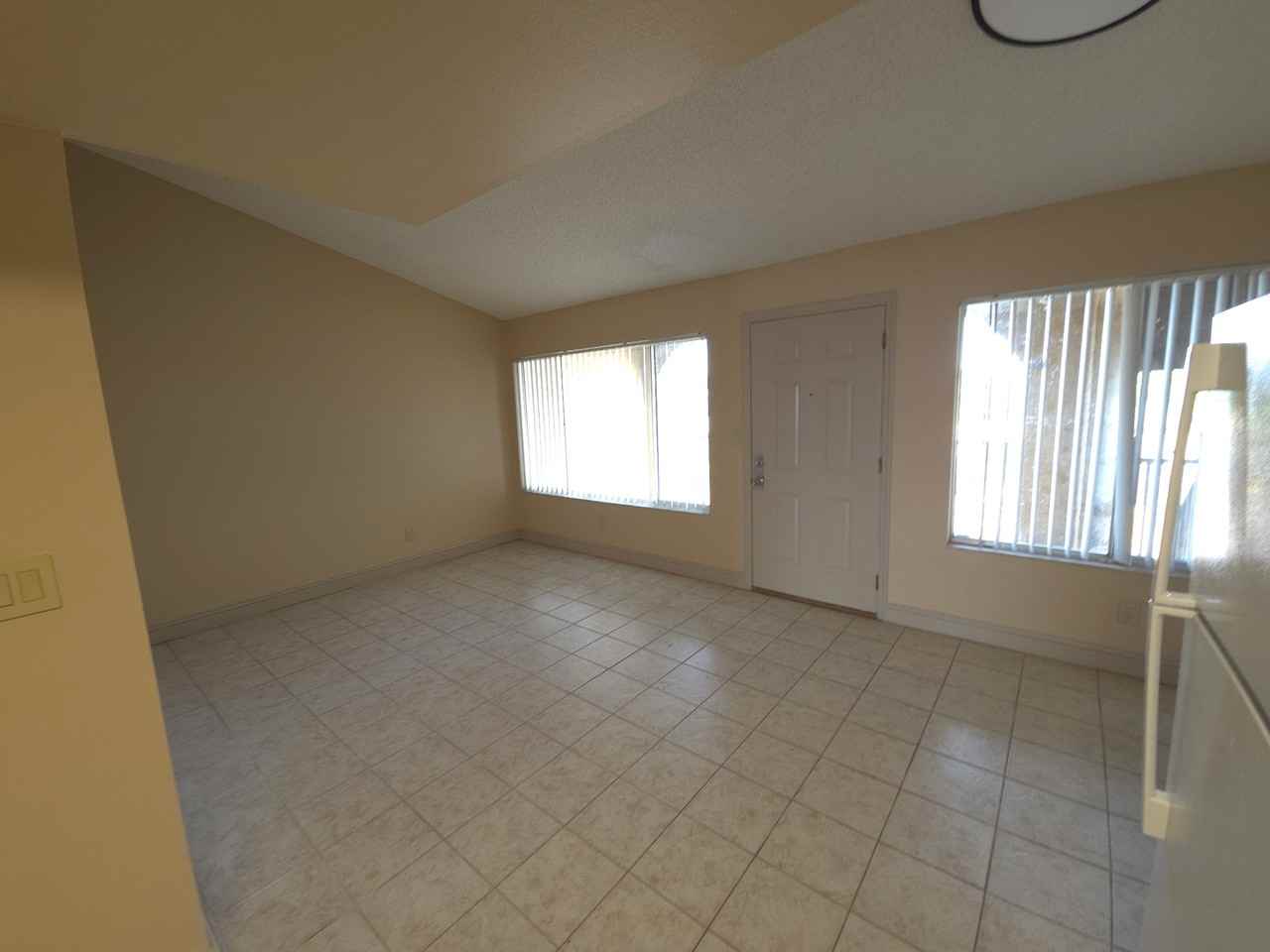 2100 S Washington Ave #10 - Photo 5 of 7