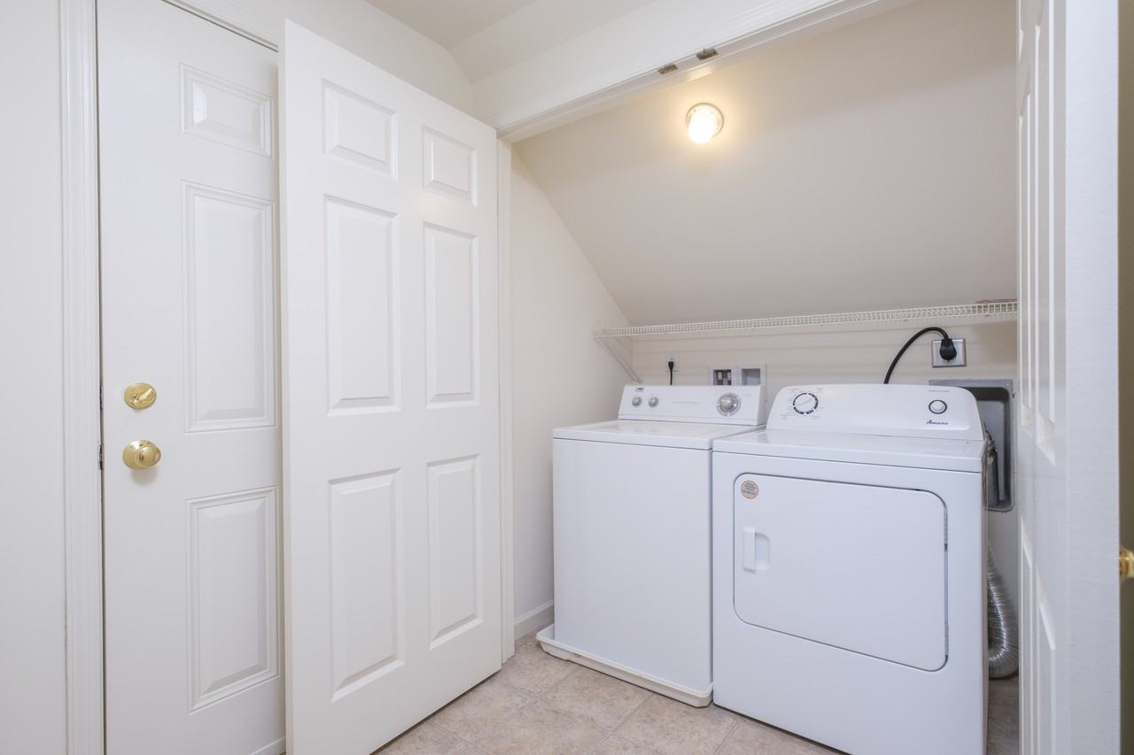 405 College Manor Ave - Photo 2 of 5