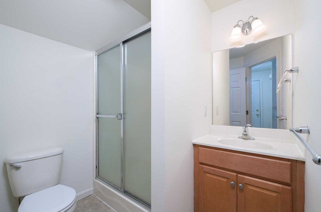 405 College Manor Ave - Photo 3 of 5