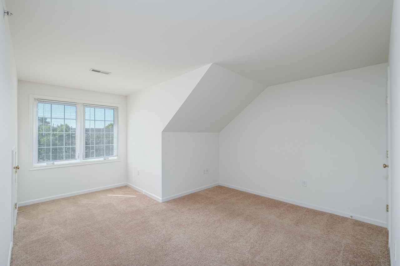 405 College Manor Ave - Photo 4 of 5