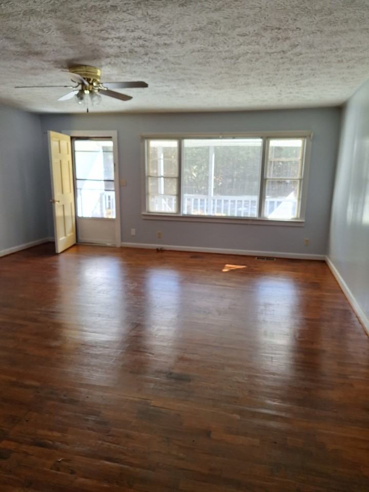 1680 W Sandtown Rd Sw - Photo 5 of 9