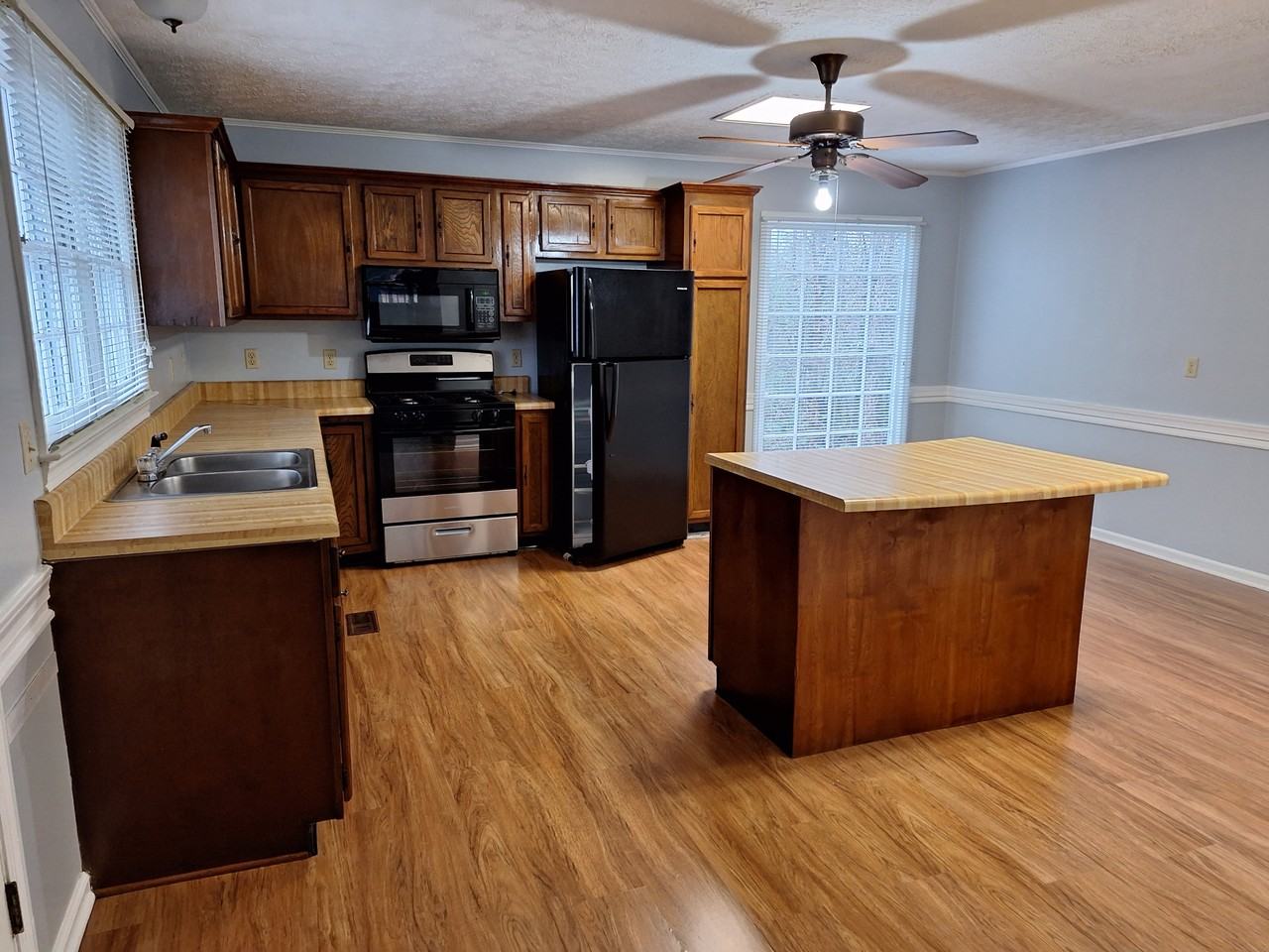 1680 W Sandtown Rd Sw - Photo 7 of 9