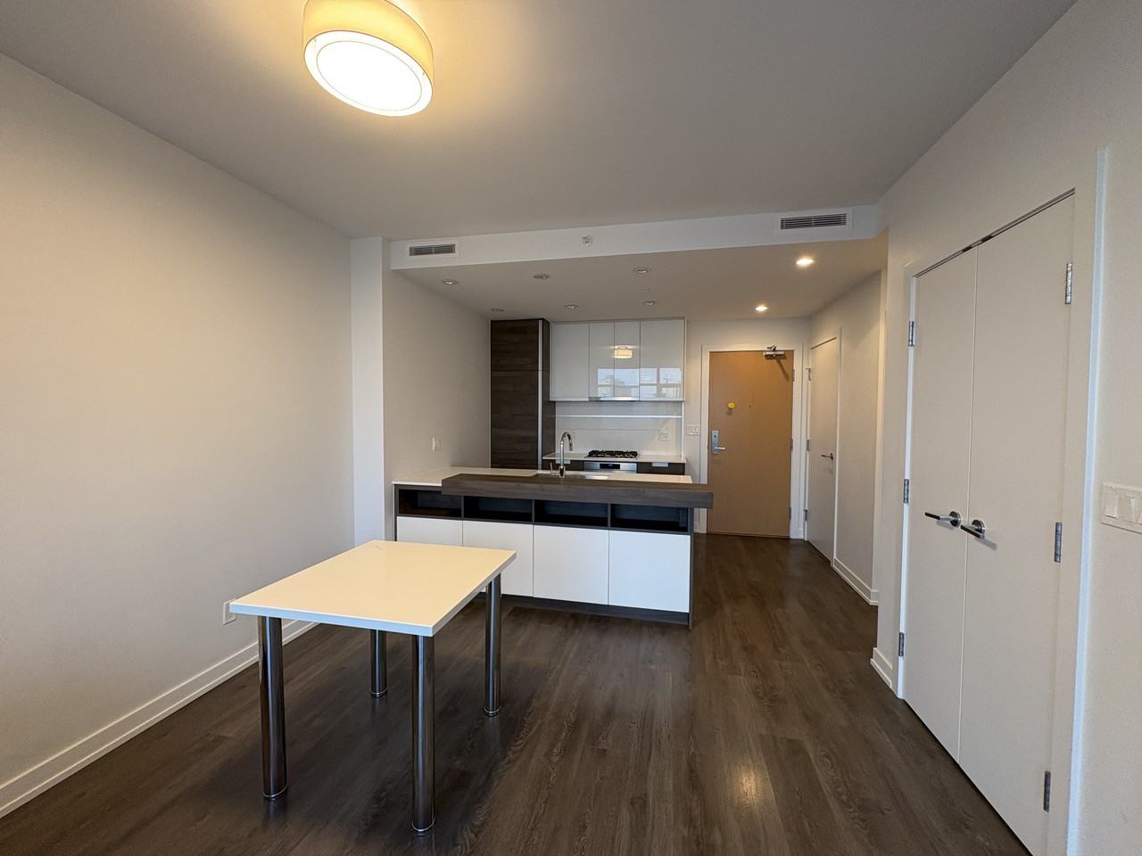 4688 Kingsway #2608 - Photo 6 of 22