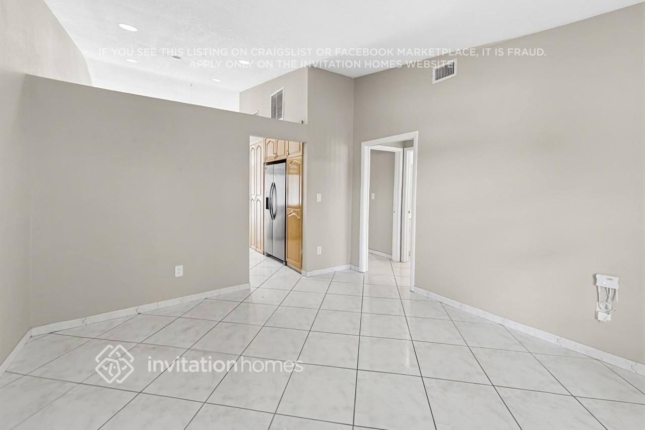 2124 W 54th St - Photo 5 of 19