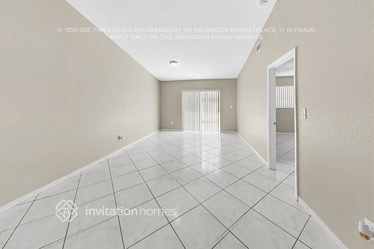 2124 W 54th St - Photo 7 of 19