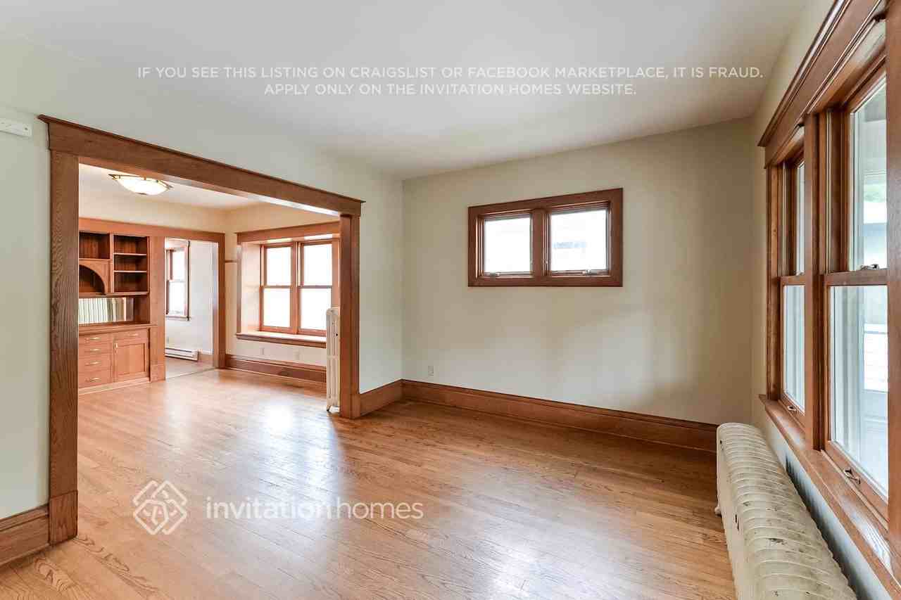 1375 Lafond Ave - Photo 4 of 19