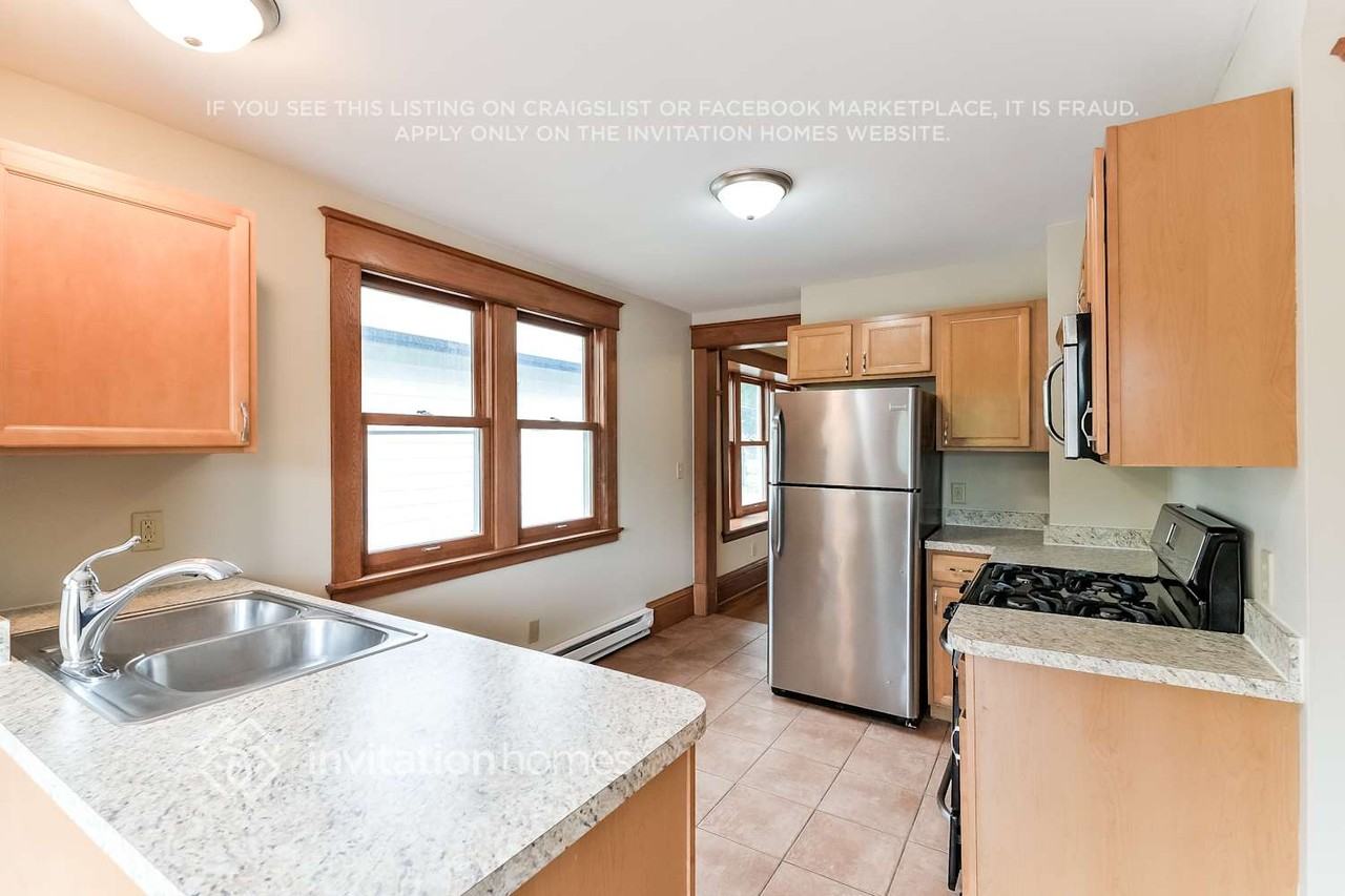 1375 Lafond Ave - Photo 7 of 19