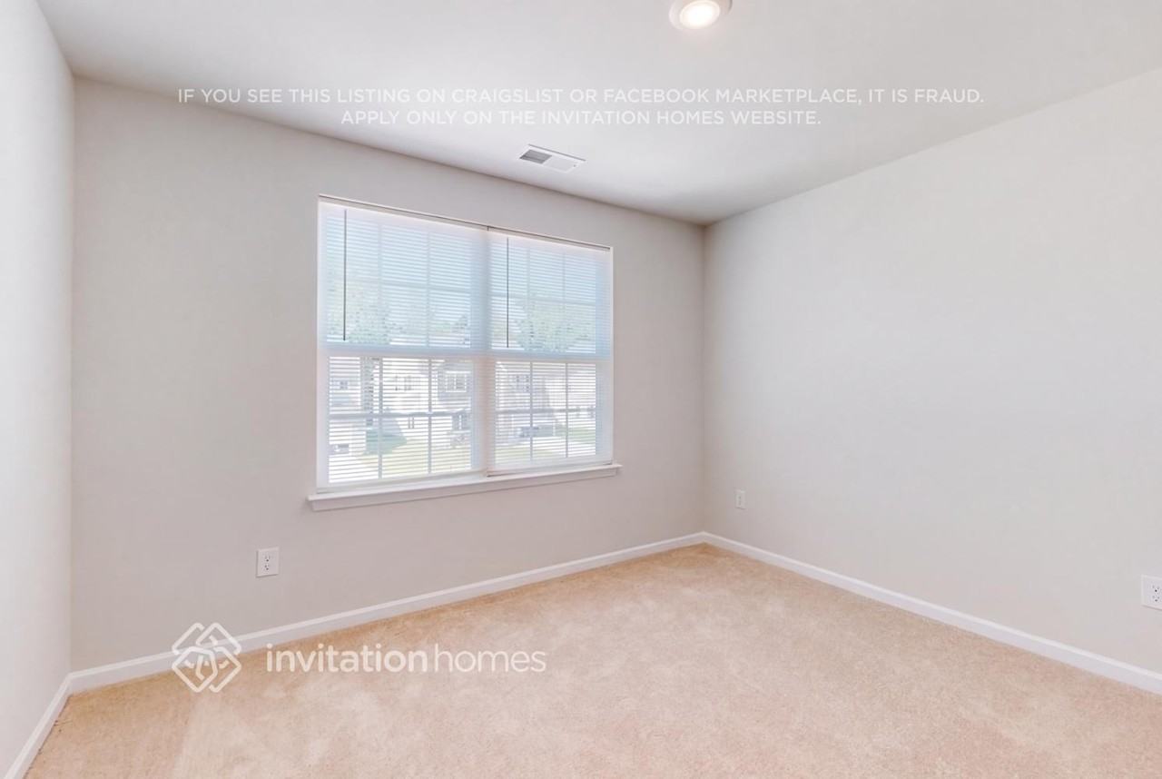 335 Kennerly Center Dr - Photo 7 of 21