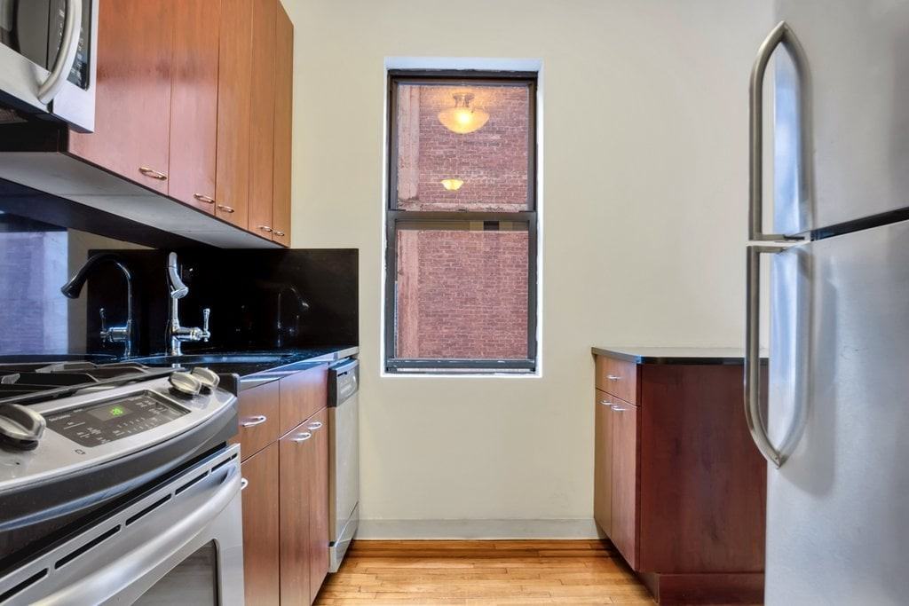 Madison Ave #7L - Photo 2 of 13