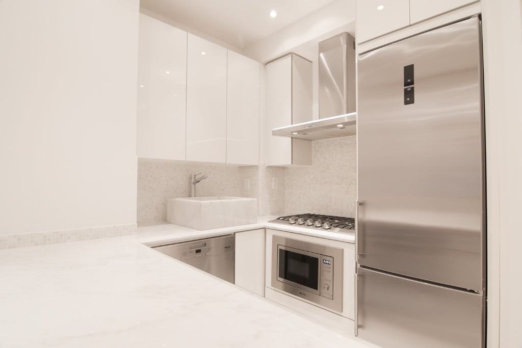 145  West 58th Street #7M - Photo 5 of 9