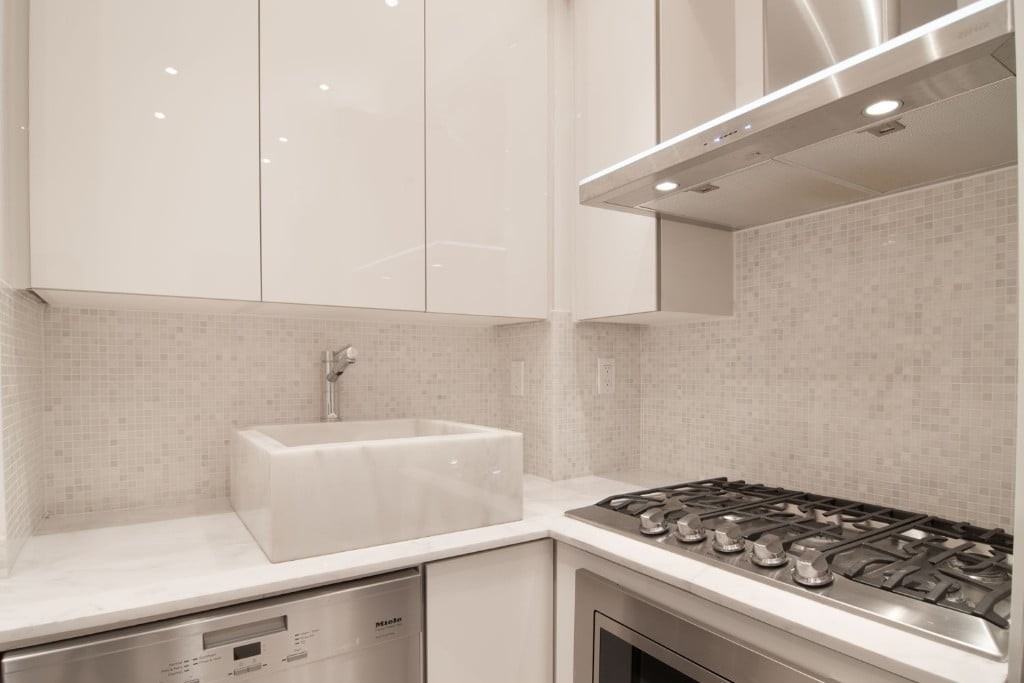 145  West 58th Street #7M - Photo 6 of 9