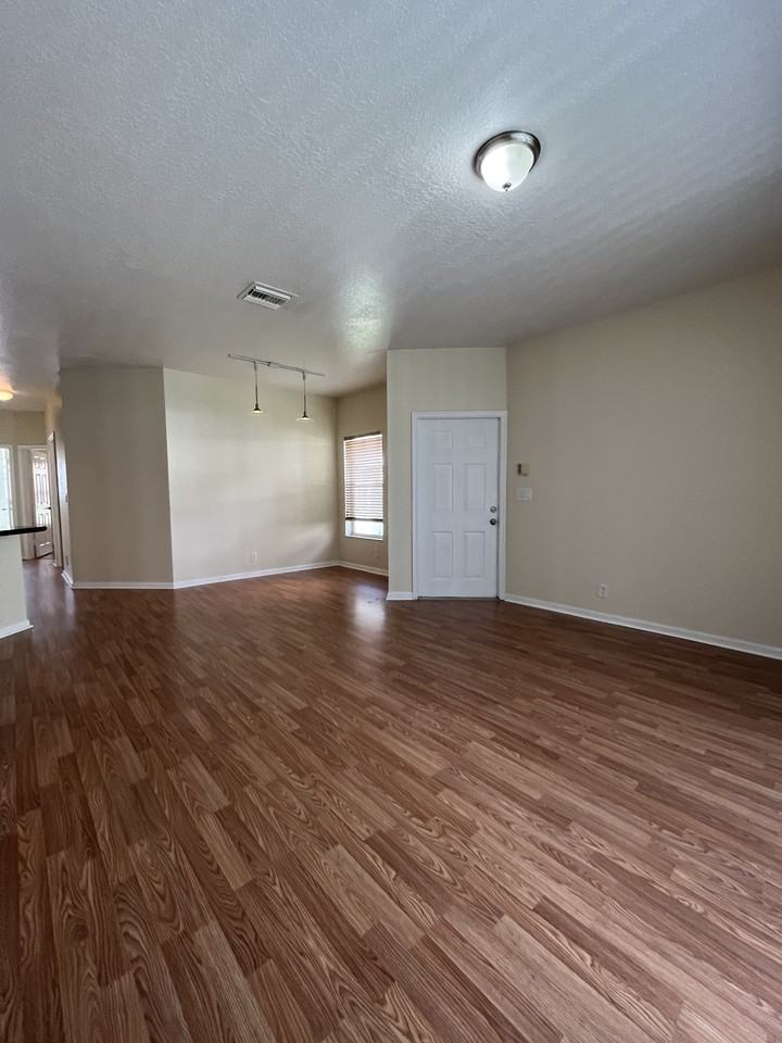 8941 Nw 54th St #421 - Photo 4 of 25