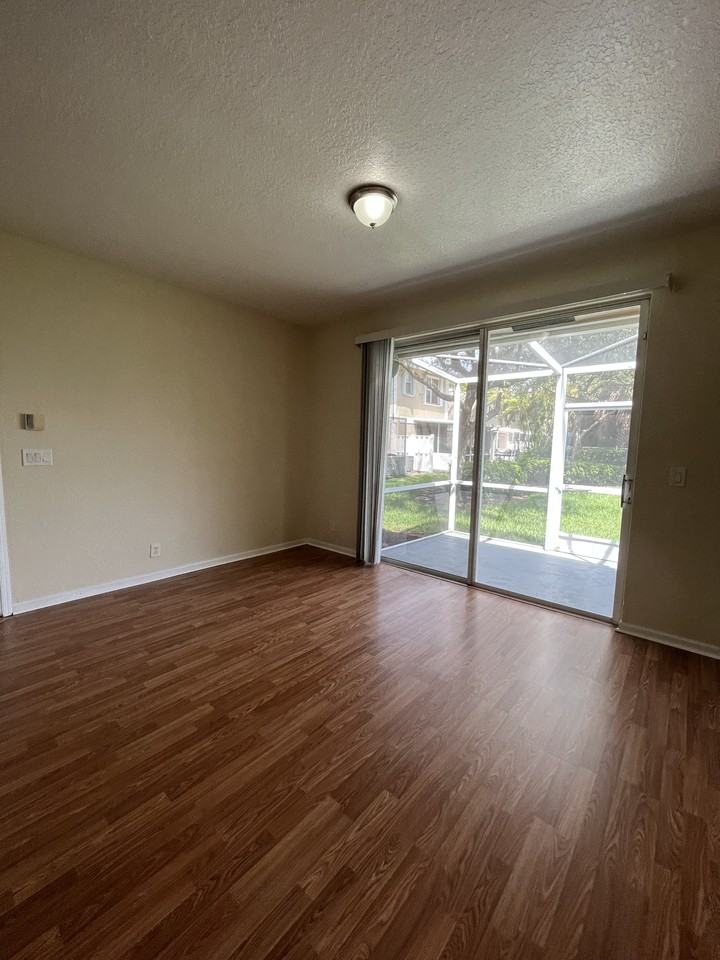 8941 Nw 54th St #421 - Photo 7 of 25