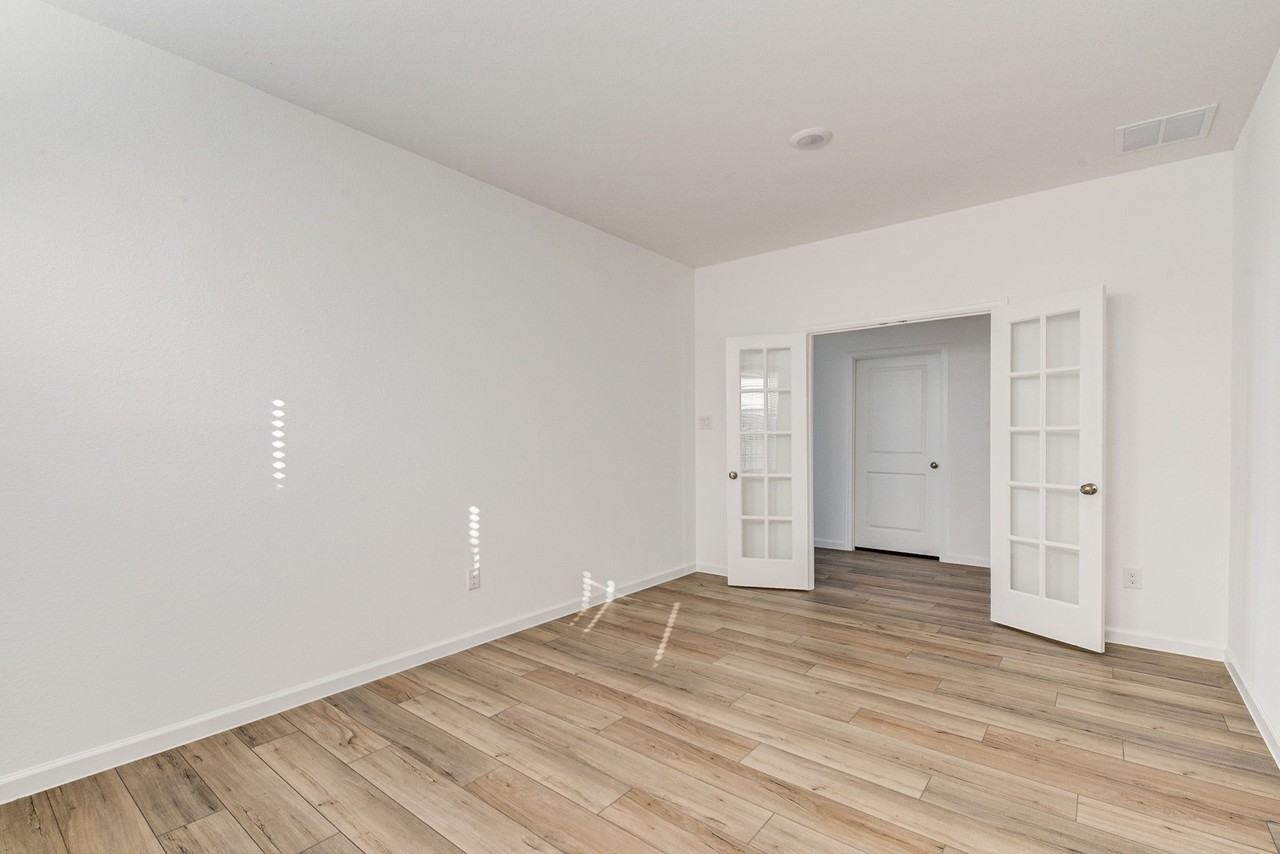2517 Seneca Lake Dr #1 - Photo 2 of 17