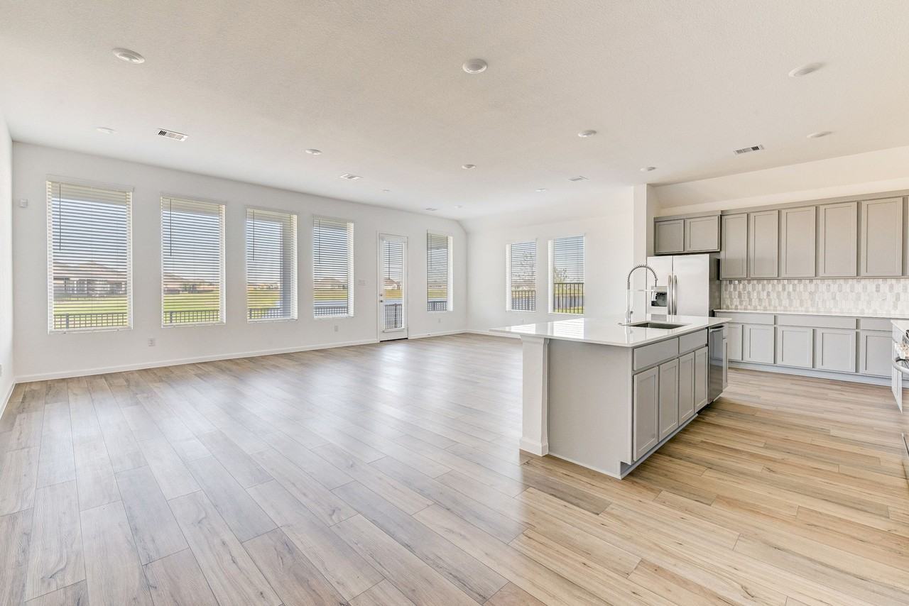 2517 Seneca Lake Dr #1 - Photo 3 of 17