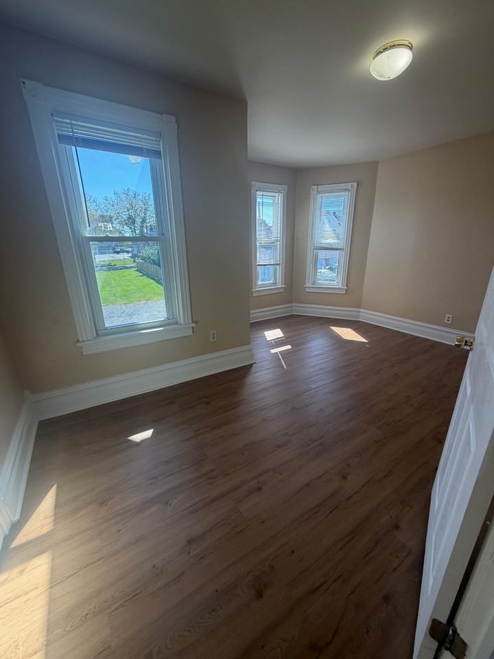 2130 Siegfried Ave #2 - Photo 5 of 10