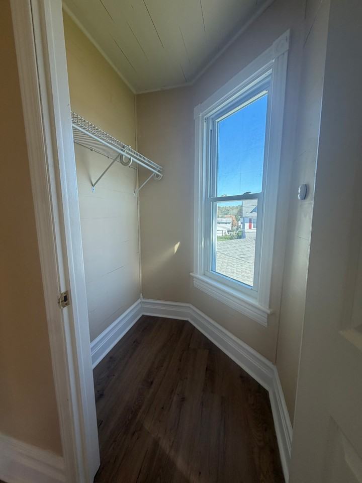 2130 Siegfried Ave #2 - Photo 7 of 10
