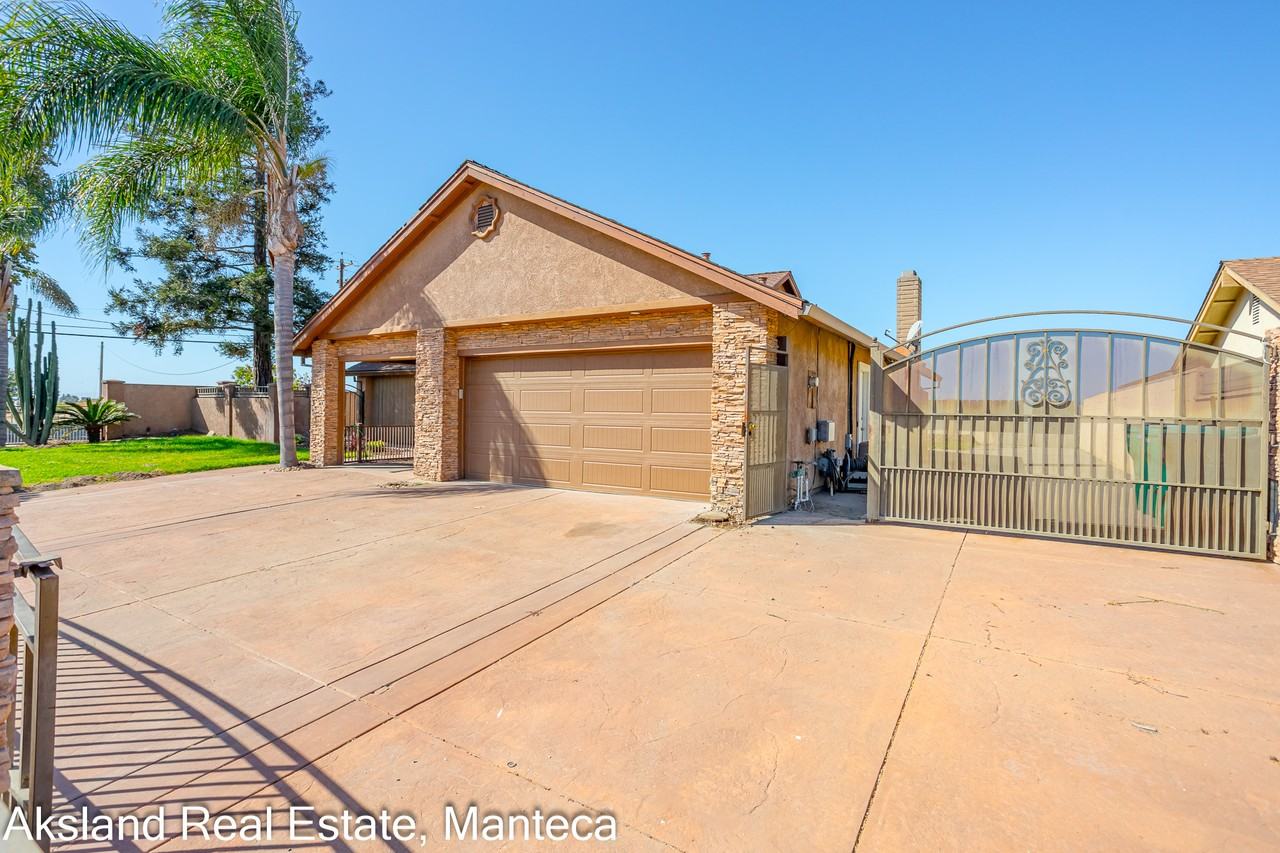 14909 Pueblo Dr #1 - Photo 4 of 26