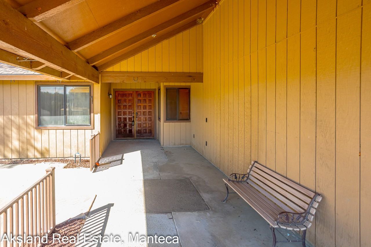 14909 Pueblo Dr #1 - Photo 5 of 26
