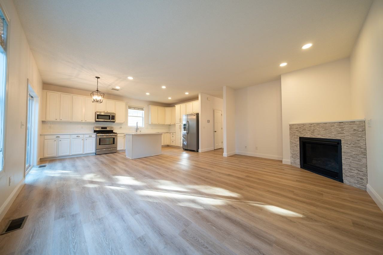 5014 159th St W #1 - Photo 3 of 30
